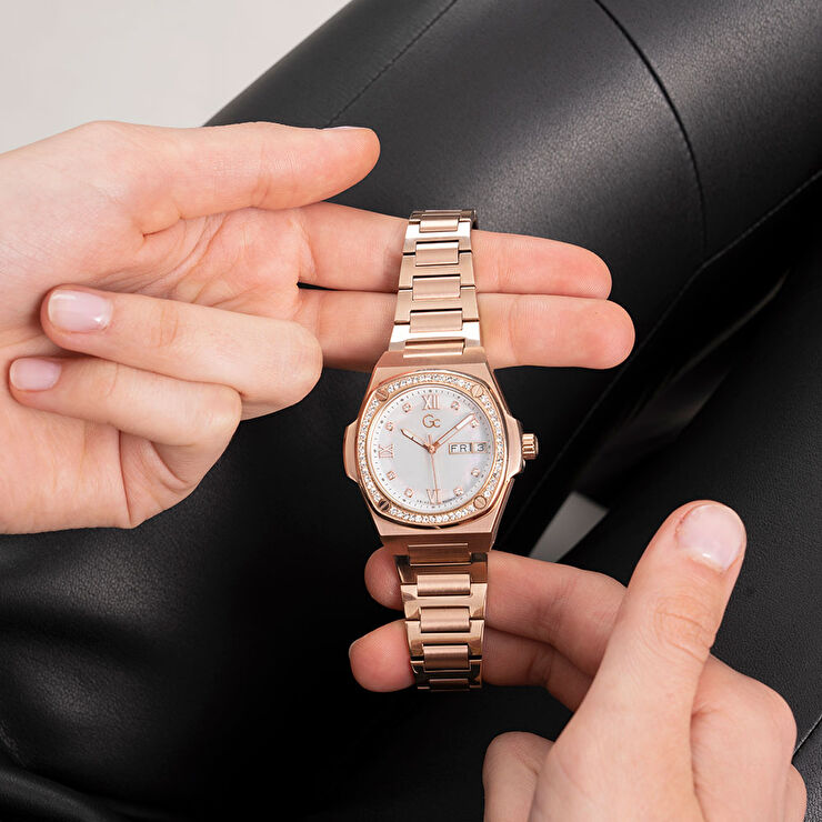 Gc GCY98002L1MF Kadın Kol Saati